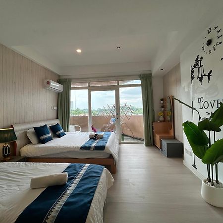 Riverbank Suites Waterfront Kuching Exteriér fotografie